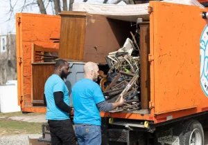 How Junk Removal Services Support a Cleaner Living Environment and Community?